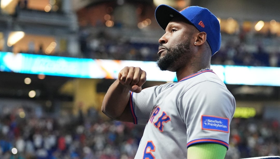 New York Mets' Starling Marte (6) gestures to the fans after the Mets lost to the Miami Marlins in a baseball game, Sunday, Sept. 28, 2025, in Miami. (AP Photo/Lynne Sladky)