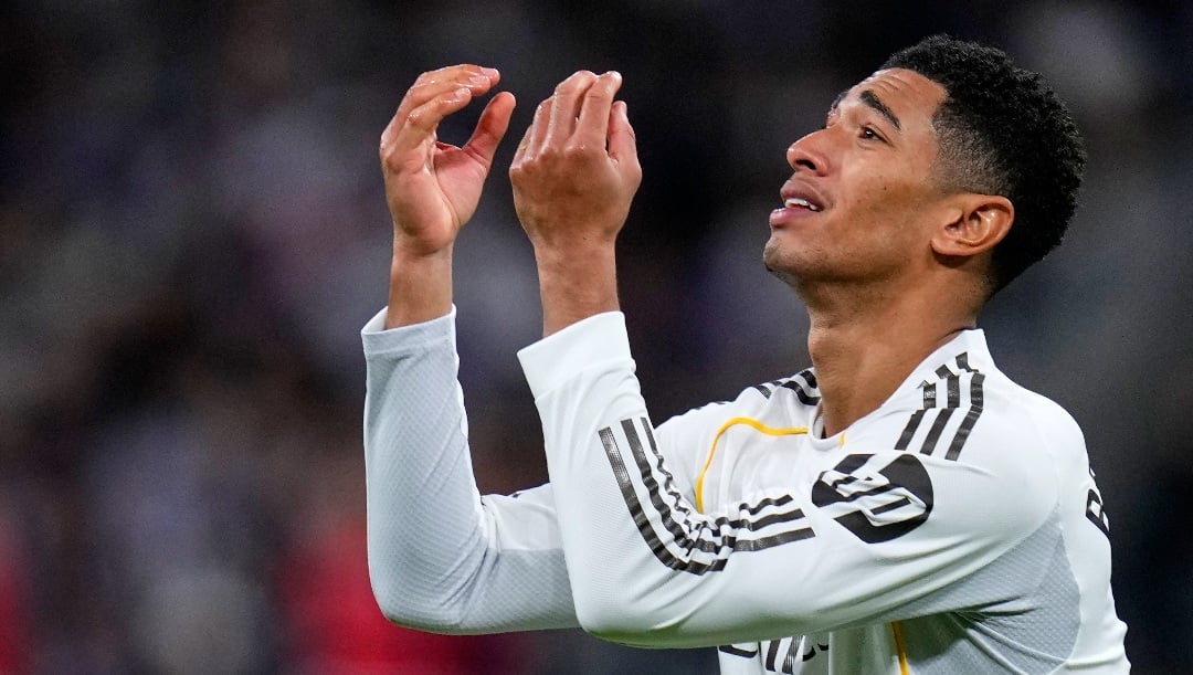 Real Madrid's Jude Bellingham reacts during the Spanish La Liga soccer match between Real Madrid and Celta Vigo in Madrid, Spain, Sunday, Dec. 7, 2025. (AP Photo/Manu Fernandez)