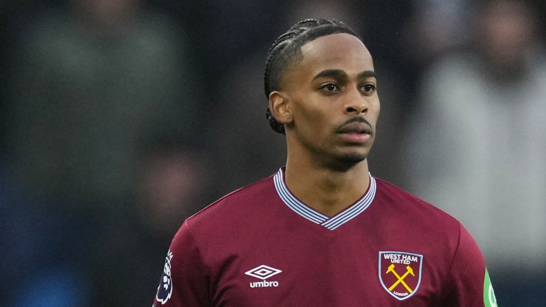 West Ham's Crysencio Summerville runs into position during the English Premier League soccer match between Brighton and Hove Albion and West Ham United at The American Express Stadium in Brighton, England, Sunday, Dec. 7, 2025. (AP Photo/Dave Shopland)